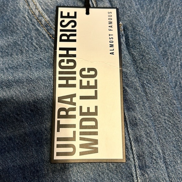 NWT size 5 Almost Famous Wide leg jeans - Picture 7 of 7